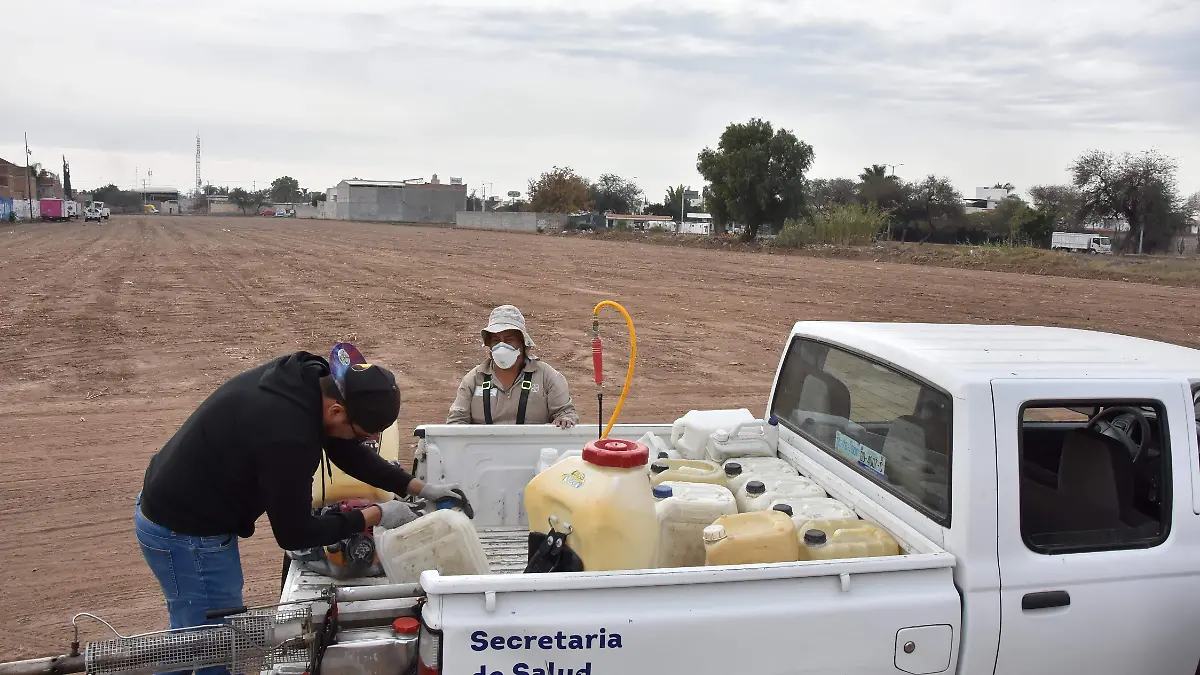 FUMIGACION DENGUE.- RICARDO SANCHEZ.- EL SOL DE IRAPUATO (4)